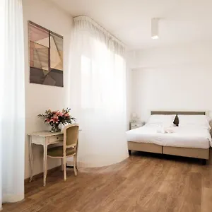 Resart Iacomus Hotel